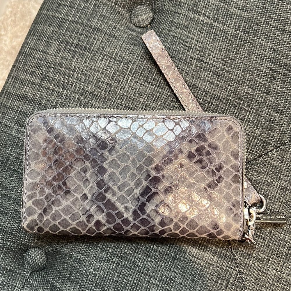 Michael Kors Snake Skin Leather Wristlet/Wallet - Picture 3 of 8